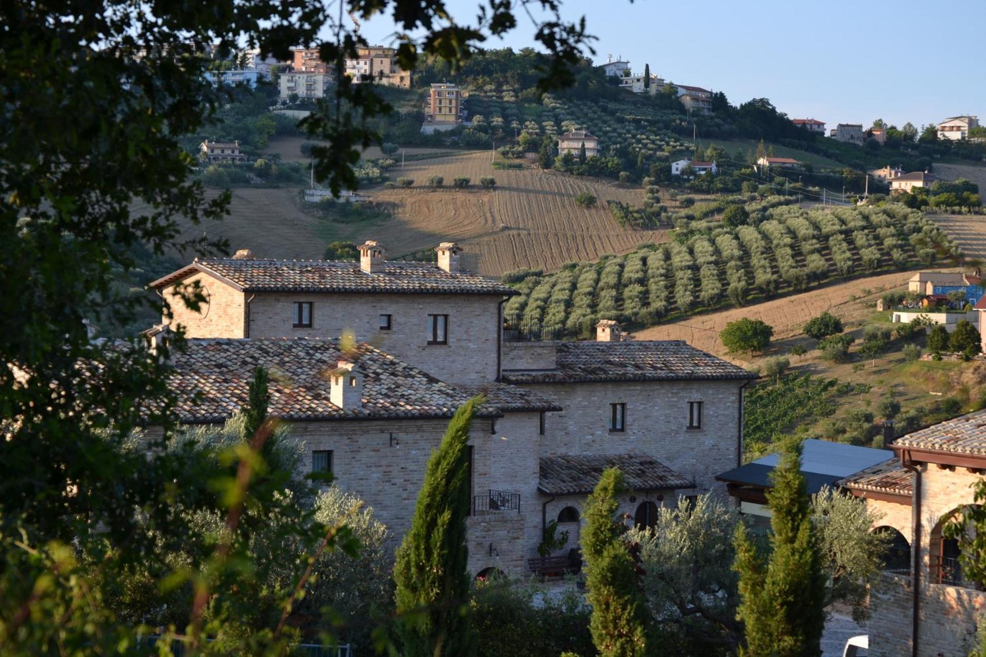 Agriturismo Il Sapore Della Luna 蒙泰普兰多内 外观 照片