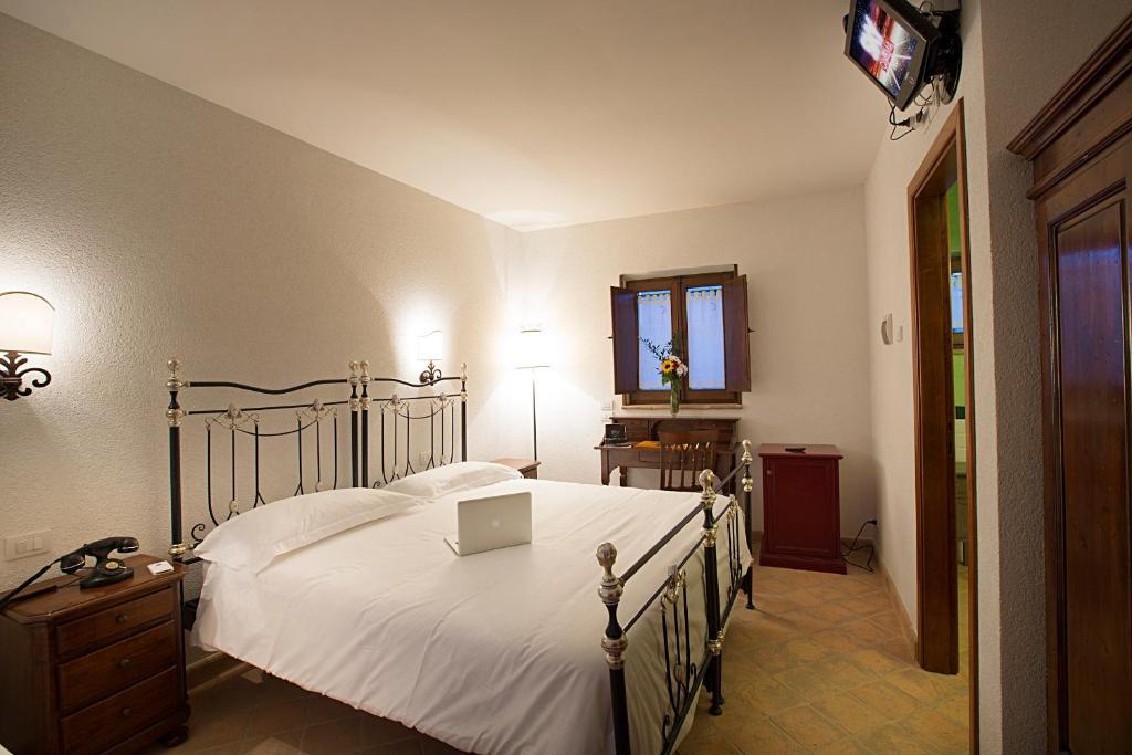 Agriturismo Il Sapore Della Luna 蒙泰普兰多内 客房 照片