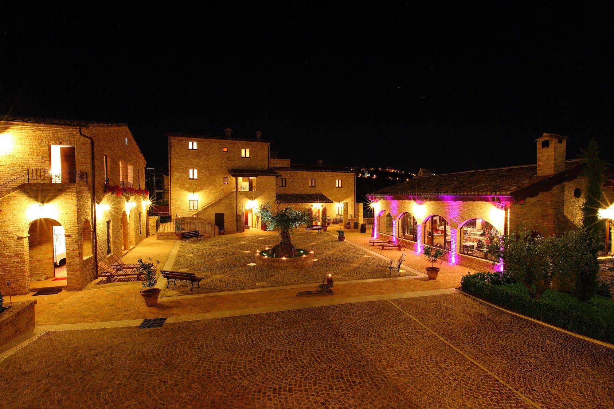 Agriturismo Il Sapore Della Luna 蒙泰普兰多内 外观 照片