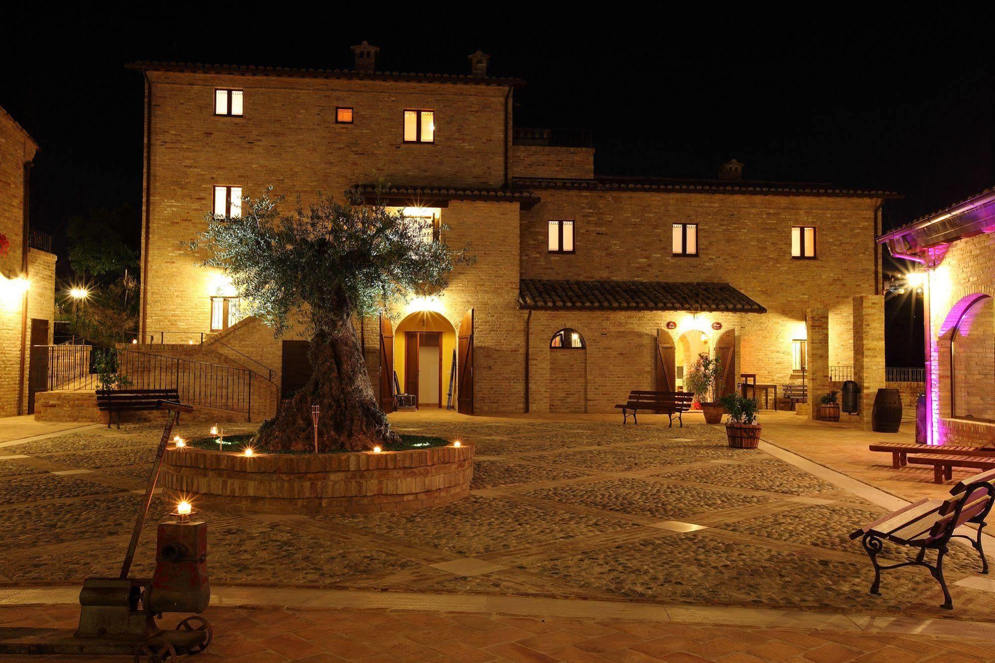 Agriturismo Il Sapore Della Luna 蒙泰普兰多内 外观 照片