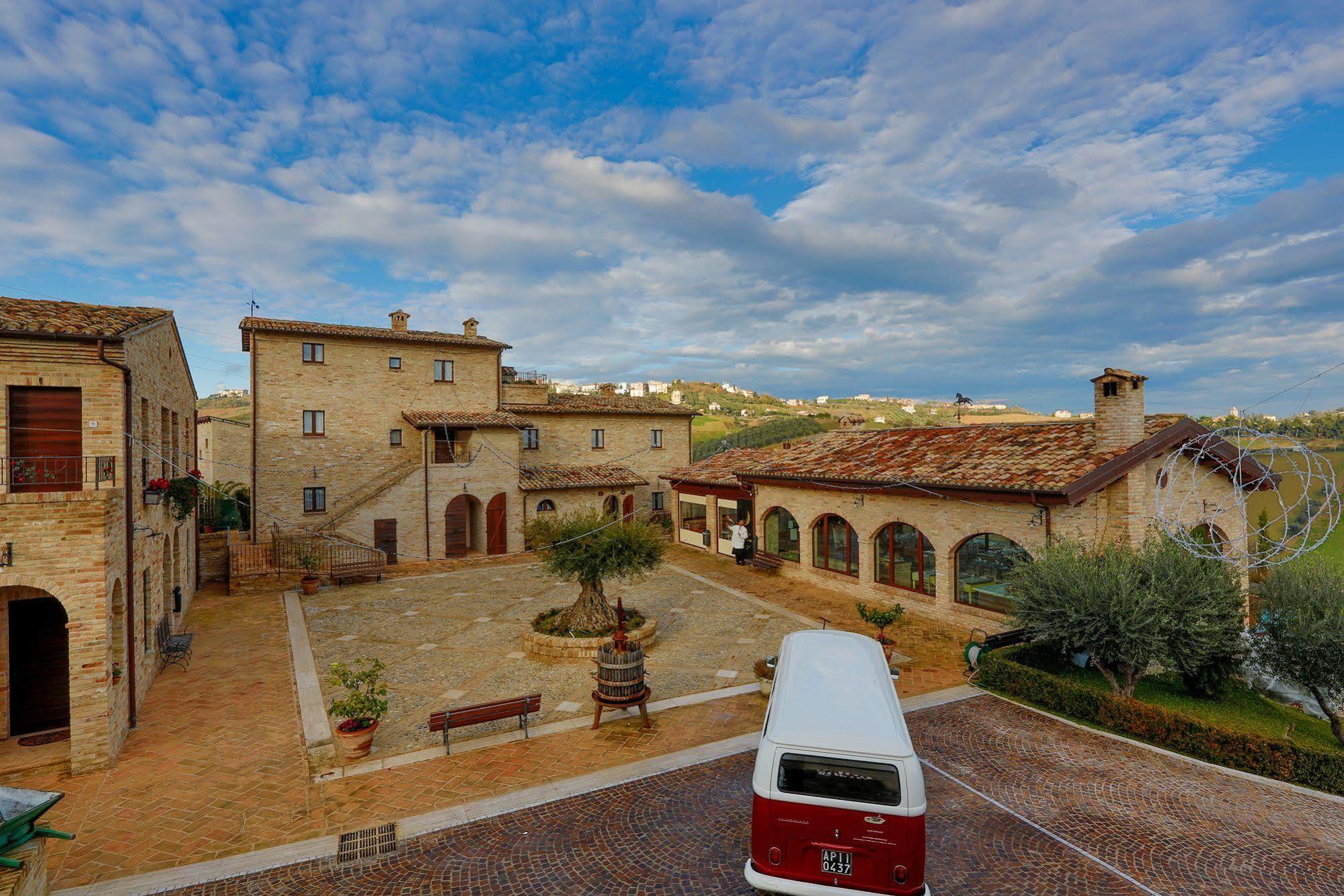 Agriturismo Il Sapore Della Luna 蒙泰普兰多内 外观 照片