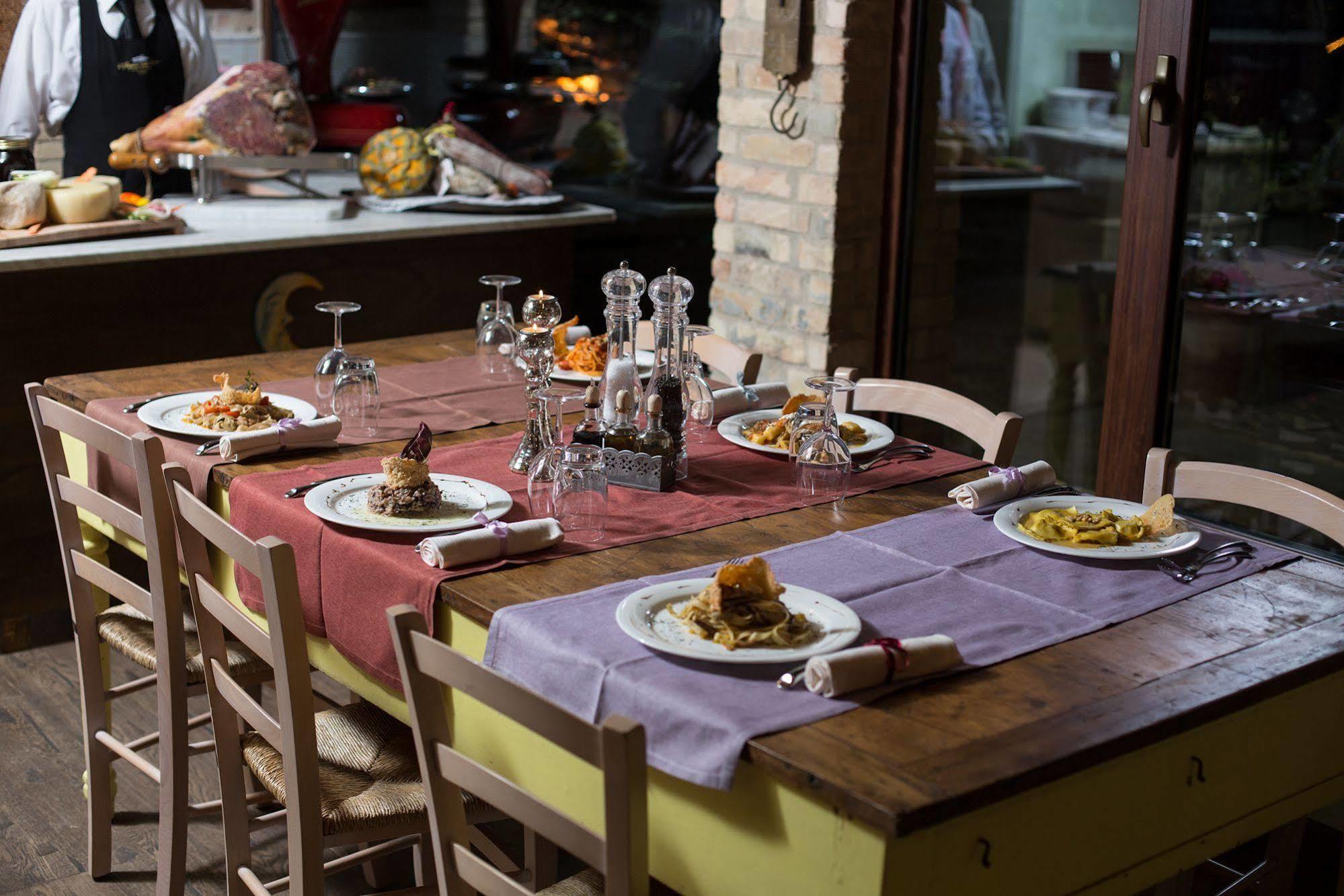Agriturismo Il Sapore Della Luna 蒙泰普兰多内 外观 照片