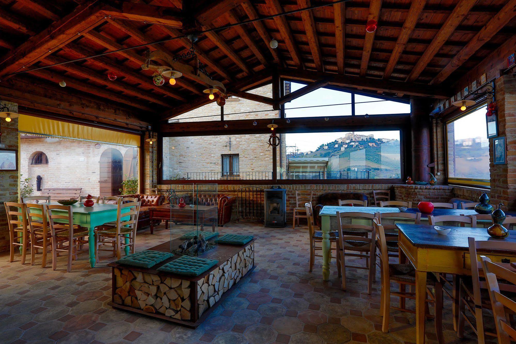 Agriturismo Il Sapore Della Luna 蒙泰普兰多内 外观 照片